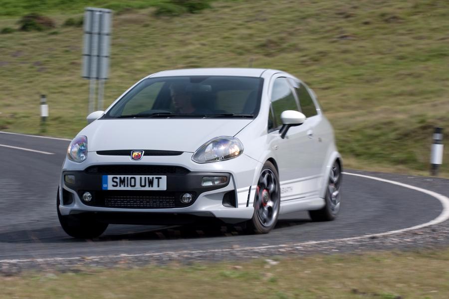  Abarth Punto Evo (199) 2010 года  (UK) (фото 31 из 45)